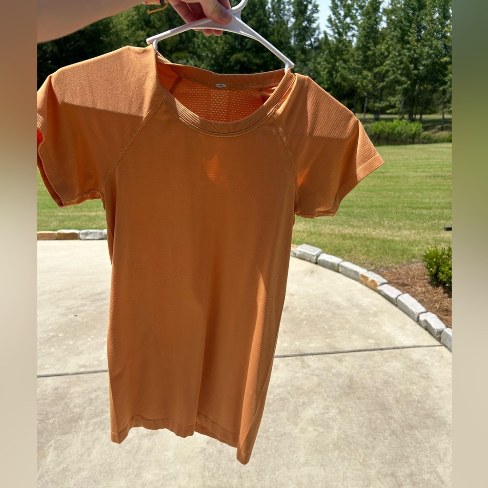 Orange Cream Lulu Swiftly Tech Size 4 - image 3